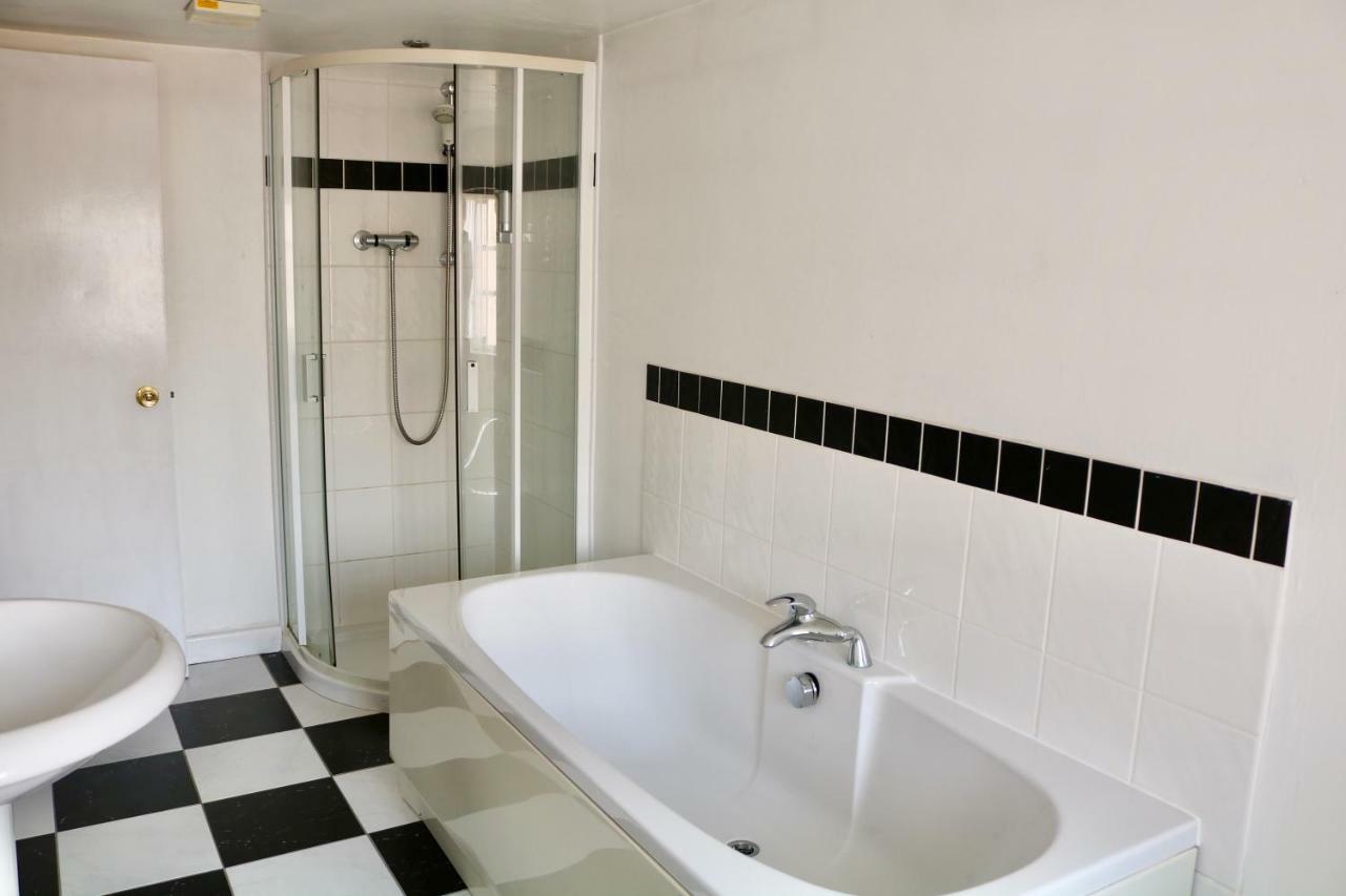 The Cottage Hotel Bradmore  Экстерьер фото